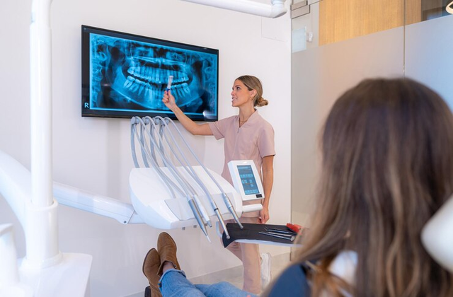 Pourquoi la radiographie panoramique dentaire est-elle essentielle pour un diagnostic précis ?