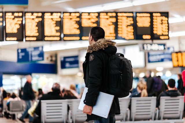 Quelles étapes administratives incontournables pour un voyage à l’étranger sans tracas ?