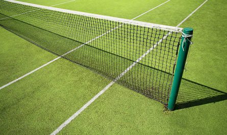construction court de tennis à Paris.