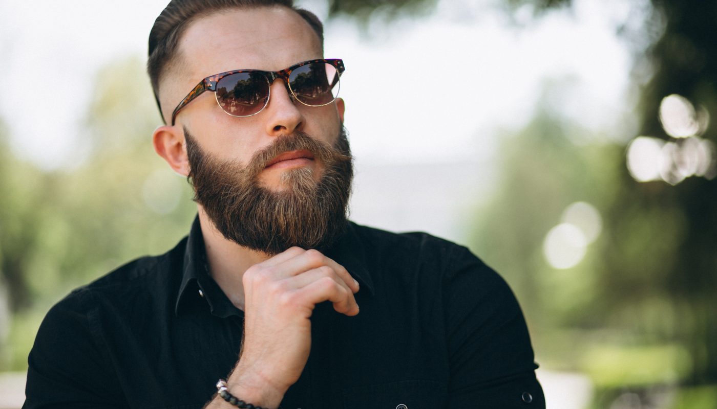 Comment faire pousser sa barbe plus vite ? La routine matinale indispensable