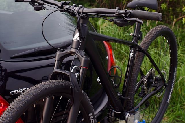 Porte-vélo ou remorque : quelle solution privilégier pour transporter vos vélos ?