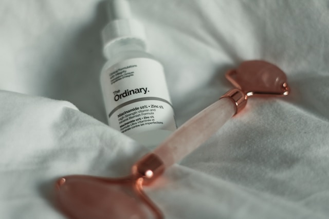Les secrets révélés pour une peau radieuse grâce à The Ordinary