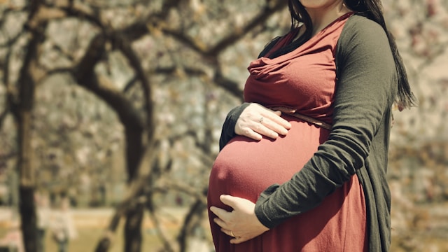 Les changements hormonaux durant la grossesse : guide essentiel