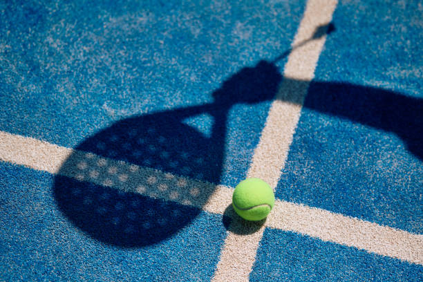 Quel entretien effectuer après une construction court de padel pour préserver le terrain ?