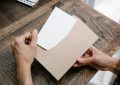 Vendre à un client qui paie toujours en retard sans casser la relation