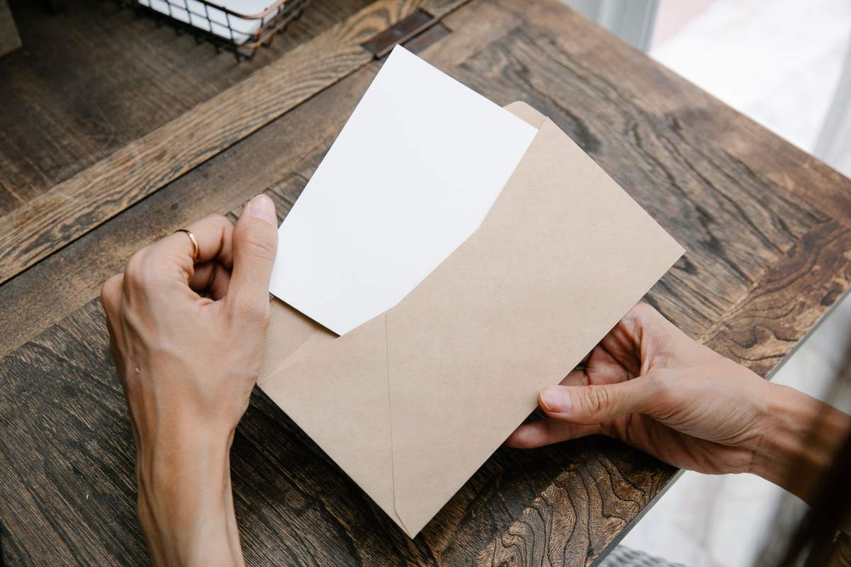 Vendre à un client qui paie toujours en retard sans casser la relation